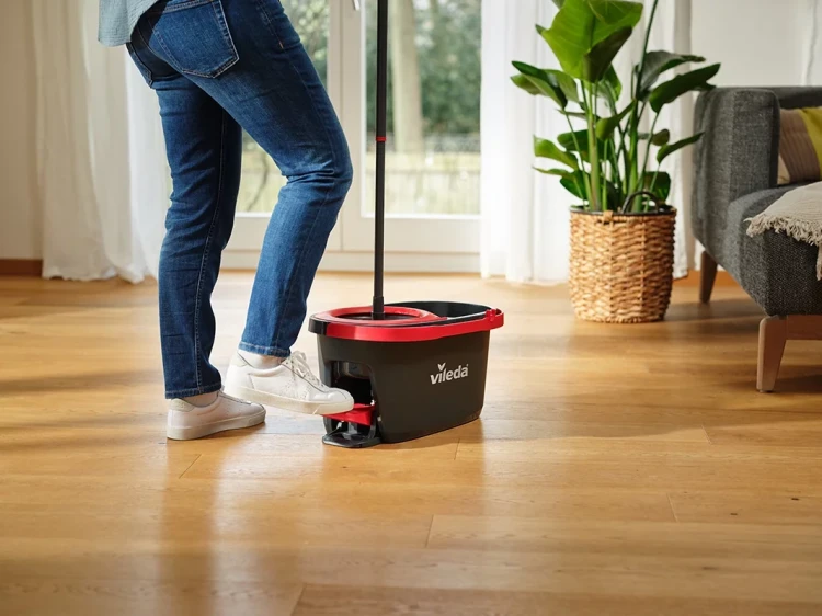 Vileda Turbo Easy Spin & Dry mop obrotowy z wiadrem pedałem i szczotką