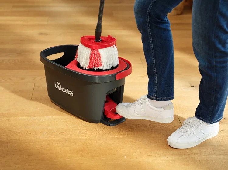 Vileda Turbo Easy Spin & Dry mop obrotowy z wiadrem pedałem i szczotką